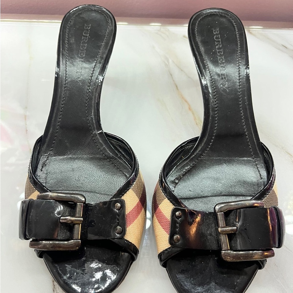 vintage Burberry kitten heel size 8.5
